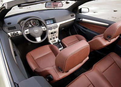 
Opel Astra Twintop (2006). Design Image 10
 